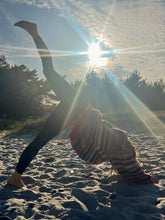 Lade das Bild in den Galerie-Viewer, Ticket Kunst & Yoga Frauen Retreat (30.08 - 01.09.2024)